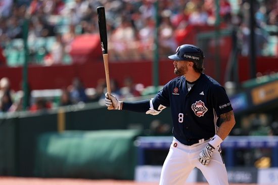 두산 베어스 외국인 타자 케이브가 개막 시리즈 2경기에서 8타수 무안타 2삼진으로 부진했다. 두산 베어스