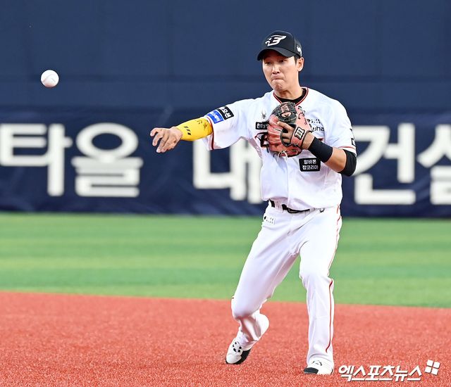 한화 이글스 내야수 황영묵이 경기에 출전해 수비하고 있다. 엑스포츠뉴스 DB