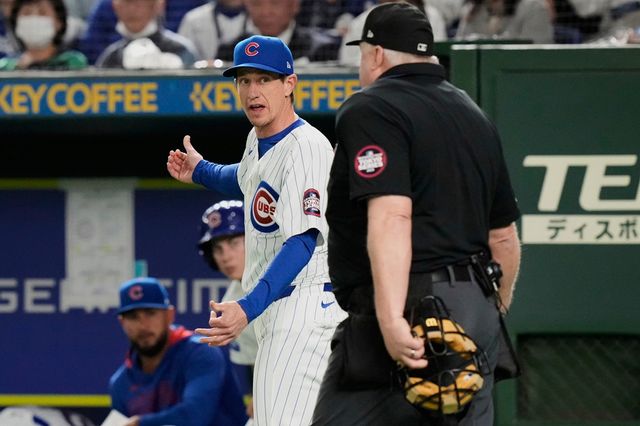 크레이그 카운셀 시카고 컵스 감독이 최근 미국 언론과의 인터뷰를 통해 다시 한 번 일본에서 메이저리그 개막 시리즈를 치르고 싶다는 소망을 밝혔다. 컵스는 지난 18~19일 일본 도쿄돔에서 LA 다저스와 2025 페넌트레이스 개막 2연전을 치렀다. 사진 AP 연합뉴스