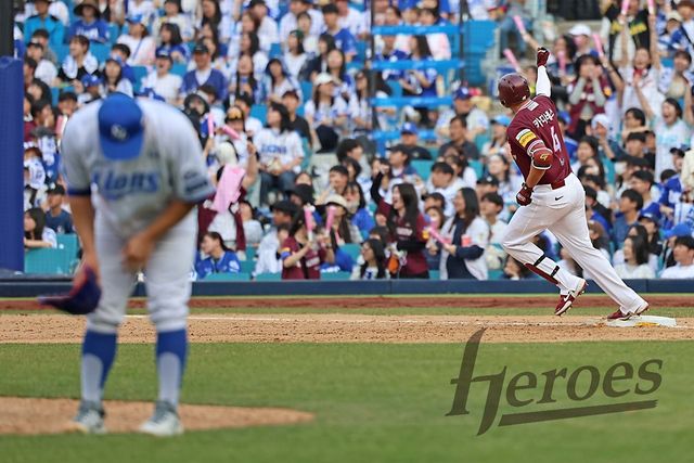 키움 외야수 카디네스(4번)는 지난 22~23일 라이온즈파크에서 열린 '2025 신한 SOL Bank KBO 리그' 삼성전에서 모두 선발 출전했다. 만루포를 포함해 총합 OPS 1.778로 폭발적인 타격감을 선보였다. 키움 히어로즈