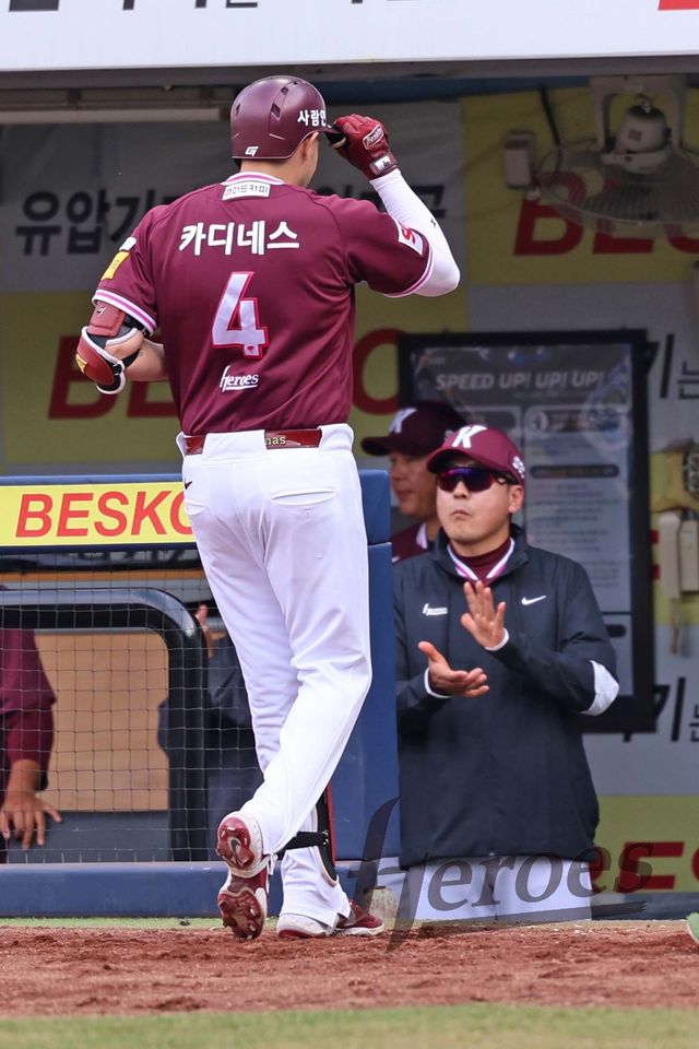 키움 외야수 카디네스는 지난 22~23일 라이온즈파크에서 열린 '2025 신한 SOL Bank KBO 리그' 삼성전에서 모두 선발 출전했다. 만루포를 포함해 총합 OPS 1.778로 폭발적인 타격감을 선보였다. 키움 히어로즈