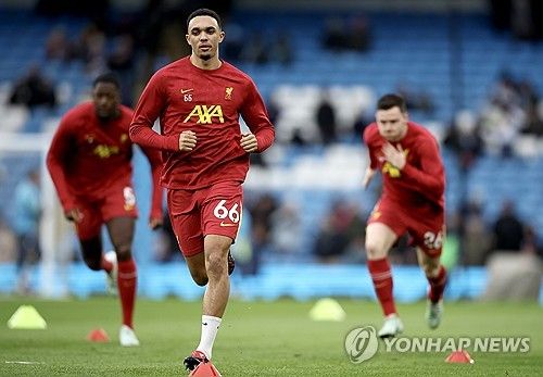 스페인 매체 '렐레보' 기자 마테오 모레토가 23일(한국시간) 아놀드가 4월에 자신의 미래를 결정하게 될 것이라고 전했다.&nbsp;다른 스패인 매체 '마르카'도 다르지 않았다. 매체는 아놀드의 레알 이적이 99% 완료됐다면서 아놀드가 리버풀의 재계약 제안을 아놀드는 오랜 시간 전에 레알 이적을 결정해 왔고 어떤 것도 그의 마음을 되돌리지 못할 것이라고 전했다.&nbsp;연합뉴스