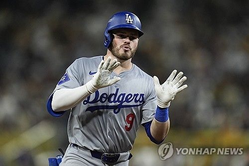 김혜성에 밀려 2024 시즌 종료 후 LA 다저스에서 신시내티 레즈로 이적한 미국인 내야수 개빈 럭스. 사진 연합뉴스