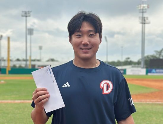 두산 베어스 외야수 추재현이 스프링캠프 때 당한 흉골 타박상으로 아직 퓨처스팀에 머무르고 있다. 퓨처스리그에서 좋은 타격감을 보이는 추재현의 1군 복귀 시점이 주목받는 분위기다. 두산 베어스