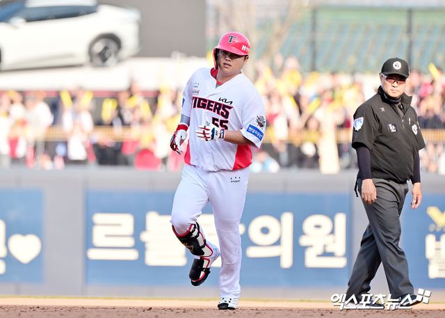 22일 오후 광주기아챔피언스필드에서 열린 '2025 신한 SOL Bank KBO리그' NC 다이노스와 KIA 타이거즈의 개막전 경기, 8회말 1사 2,3루 KIA 한준수가 스리런 홈런을 날린 후 그라운드를 돌고 있다. 엑스포츠뉴스 DB