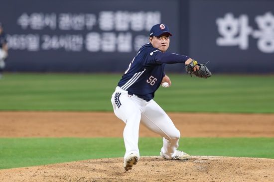 두산 베어스 투수 김호준이 지난 26일 수원 KT전에서 구원 등판해 데뷔 첫 홀드를 달성했다. 두산 베어스