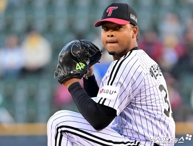 LG 투수 에르난데스는 25일 잠실구장에서 열린 '2025 신한 SOL Bank KBO 리그' 한화와 정규시즌 1차전에 선발 등판했다. 이날 7이닝 무실점으로 상대 타선을 완벽하게 봉쇄했다. 엑스포츠뉴스 DB