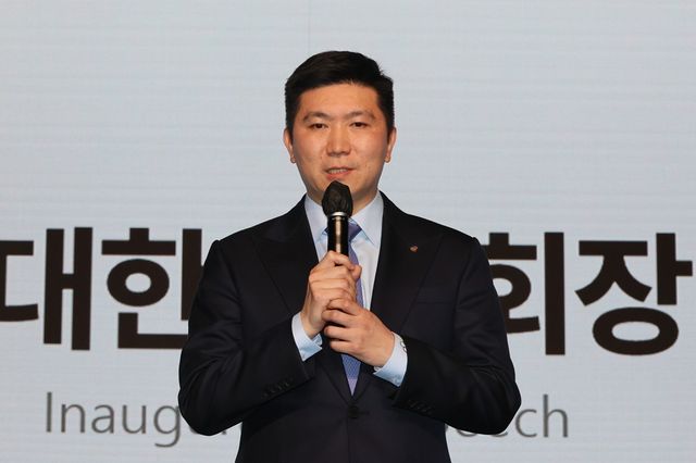 유승민 대한체육회장이 27일 서울 용산구 한남동 그랜드 하얏트에서 열린 제42대 대한체육회장 취임식에서 취임사를 말하고 있다. 사진 연합뉴스