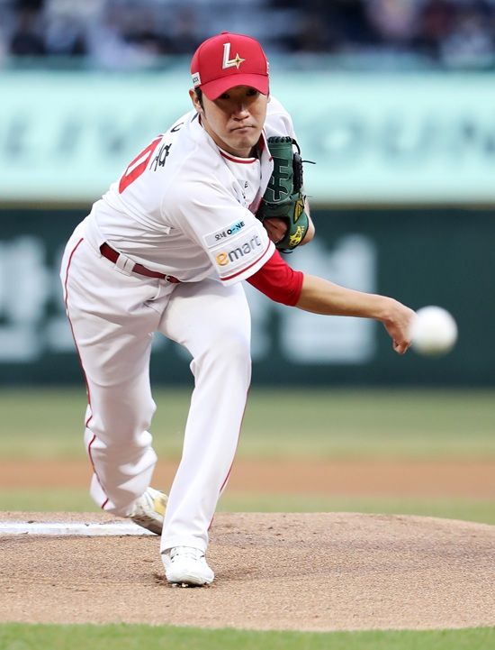 SSG 랜더스가 깜짝 호투한 김건우의 데뷔 첫 승과 함께 주중 위닝 시리즈를 확정했다. SSG 랜더스