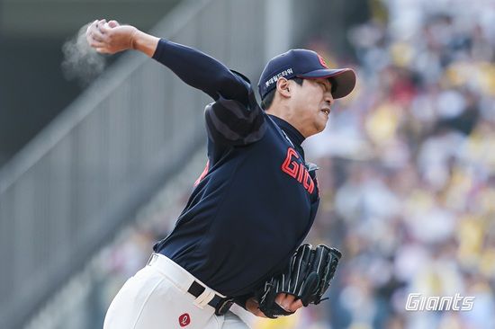 롯데 자이언츠 투수 구승민이 27일 경기를 앞두고 1군 엔트리에서 말소됐다. 롯데 자이언츠