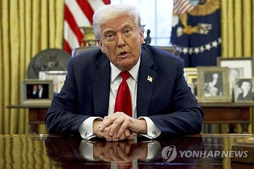 영국 매체 더선이 26일(한국시간) 4회 연속 월드컵 본선 진출에 성공한 이란이 2026 국제축구연맹(FIFA) 북중미 월드컵(캐나다-미국-멕시코 공동개최)에 출전하지 못할 가능성을 제기했다. 연합뉴스