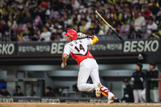 27일 오후 광주-KIA챔피언스필드에서 열린 '2025 신한 SOL Bank KBO리그' 키움 히어로즈와 KIA 타이거즈의 경기, KIA 김규성이 5회말 2사 만루에서 1타점 적시타를 때려냈다. KIA 타이거즈