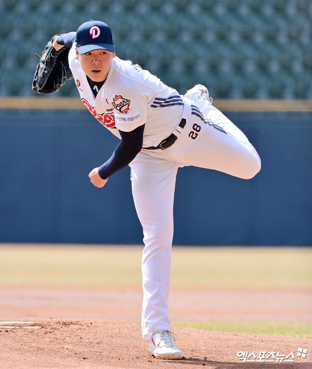 두산 베어스 선발투수 최승용이 올해 시범경기에 등판해 역투하고 있다. 엑스포츠뉴스 DB