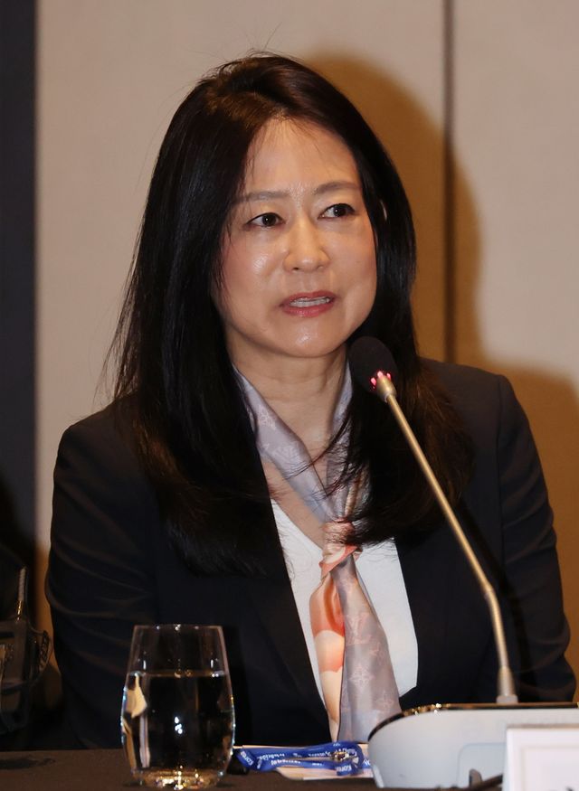 김나미 대한체육회 신임 사무총장이 27일 서울 용산구 한남동 그랜드 하얏트 호텔에서 2025년 제1차 이사회에서 발언하고 있다. 사진 연합뉴스