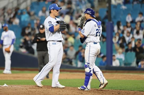 삼성 라이온즈가 지난 27일 대구 NC전에서 마무리 투수 김재윤의 4실점 부진과 함께 대패를 당했다. 외국인 타자 디아즈도 주중 시리즈 12타수 1안타 부진에 빠졌다. 삼성 라이온즈