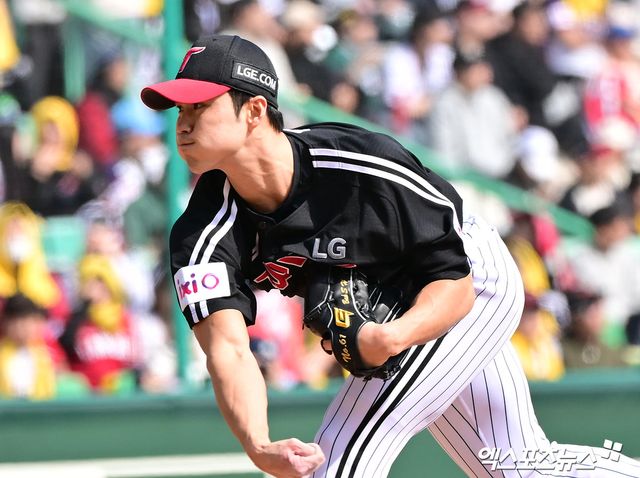 LG 투수 백승현은 28일 NC파크에서 열린 '2025 신한 SOL Bank KBO 리그' NC와 정규시즌 1차전에서 7회말 구원 등판했다. 7회말 1사 1,2루 위기를 지우는 등 ⅔이닝 무실점으로 활약. 승리 투수가 됐다. 엑스포츠뉴스 DB