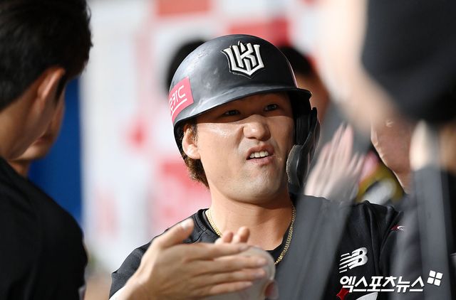 KT 위즈 내야수 김상수가 28일 부산 사직야구장에서 열린 2025 신한 SOL Bank KBO리그 롯데와의 팀 간 1차전에서 결승타를 쳐냈다. 사진 엑스포츠뉴스 DB