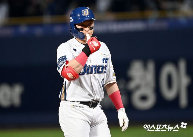 NC 외야수 손아섭은 28일 창원 NC파크에서 열린 '2025 신한 SOL Bank KBO 리그' LG와 정규시즌 1차전에서 3번 지명타자로 선발 출전했다. 2-4로 끌려갔던 7회말 동점 2타점 적시타를 쳐 4-4 승부의 균형을 맞췄다. 엑스포츠뉴스 DB