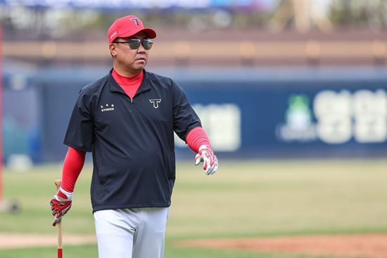 KIA 타이거즈가 2연패를 노리는 2025시즌 초반 예상하지 못한 부상 악재와 불펜진 난조로 어려움을 겪는 분위기다. 시즌 초반 찾아온 위기를 어떻게 버틸 지가 중요해졌다. KIA 타이거즈