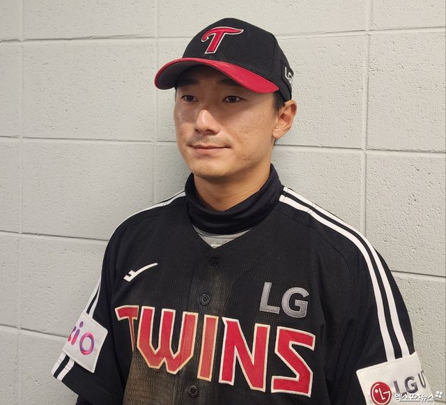 LG 내야수 신민재는 28일 창원 NC파크에서 열린 '2025 신한 SOL Bank KBO 리그' NC와 정규시즌 1차전에서 9번타자 2루수로 선발 출전했다. 팀이 5-4로 앞선 9회초 2타점 적시타로 승리에 쐐기를 박는 등 멀티히트로 팀 승리에 보탬이 됐다. 창원, 박정현 기자