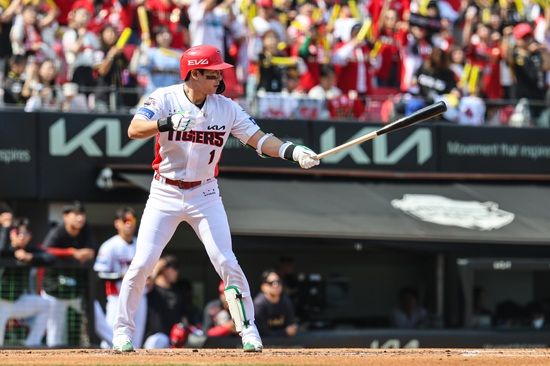 KIA 타이거즈가 2연패를 노리는 2025시즌 초반 예상하지 못한 부상 악재와 불펜진 난조로 어려움을 겪는 분위기다. 시즌 초반 찾아온 위기를 어떻게 버틸 지가 중요해졌다. KIA 타이거즈