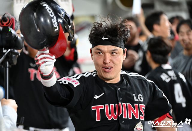 LG 포수 박동원은 28일 창원 NC파크에서 열린 '2025 신한 SOL Bank KBO 리그' NC와 정규시즌 1차전에서 5번타자 포수로 선발 출전했다. 2-2 팽팽한 승부가 펼쳐졌던 7회초 1타점 적시타를 치는 등 이날 총 3안타로 공격에 활력을 불어넣었다. 엑스포츠뉴스 DB