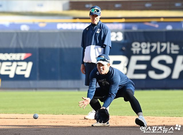 NC 내야수 박민우는 29일 창원 NC파크에서 열릴 '2025 신한 SOL Bank KBO 리그' LG와 정규시즌 2차전에서 1번 지명타자로 선발 출전한다. 왼쪽 중지에 불편함이 있지만, 강한 출전 의사를 밝히며 선발 명단에 복귀했다. 엑스포츠뉴스 DB