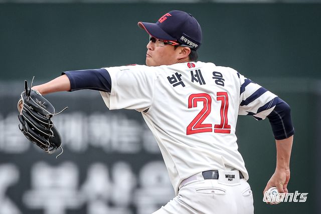 롯데 자이언츠 토종 에이스 박세웅이 29일 부산 사직야구장에서 열린 2025 신한 SOL Bank KBO리그 KT와의 팀 간 2차전에 선발등판, 6이닝 1실점 호투로 2025 시즌 첫승을 수확했다. 사진 롯데 자이언츠