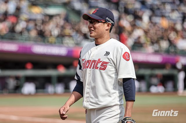 롯데 자이언츠 토종 에이스 박세웅이 29일 부산 사직야구장에서 열린 2025 신한 SOL Bank KBO리그 KT 위즈와의 팀 간 2차전에 선발등판, 6이닝 5피안타 3볼넷 6탈삼진 1실점 호투로 팀 승리를 견인했다. 사진 롯데 자이언츠