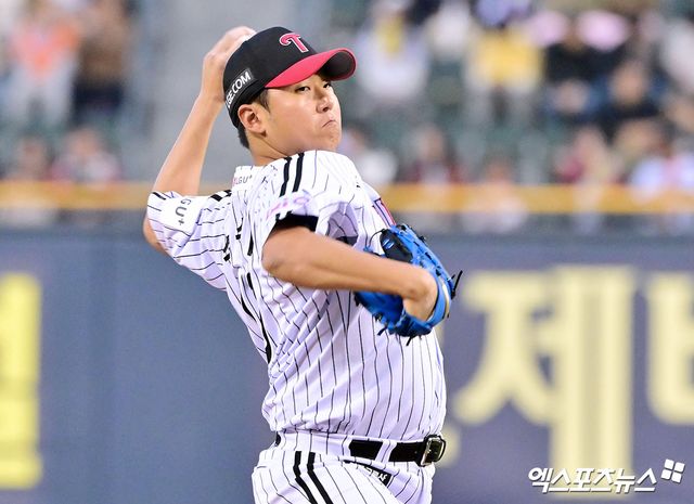 LG 투수 송승기는 27일 잠실구장에서 열린 '2025 신한 SOL Bank KBO 리그' 한화와 정규시즌 3차전 맞대결에서 선발 등판했다. 최고 구속 시속 150㎞ 강속구를 앞세워 최종 성적 7이닝 무실점을 기록. 생애 첫 선발 등판부터 확실한 눈도장을 찍었다. 엑스포츠뉴스 DB