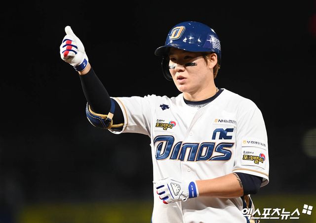 NC 내야수 박민우는 29일 창원 NC파크에서 열릴 '2025 신한 SOL Bank KBO 리그' LG와 정규시즌 2차전에서 1번 지명타자로 선발 출전한다. 왼쪽 중지에 불편함이 있지만, 강한 출전 의사를 밝히며 선발 명단에 복귀했다. 엑스포츠뉴스 DB