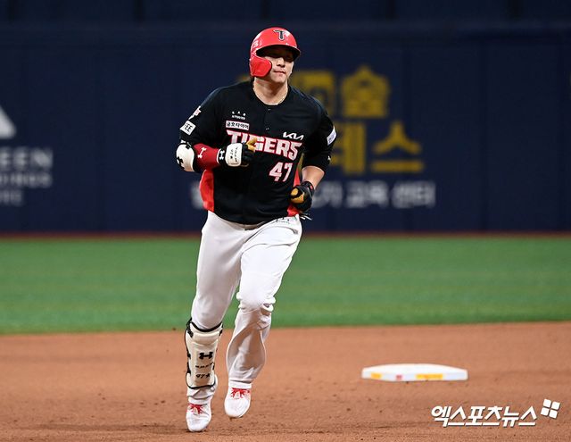 KIA 타이거즈 나성범이 지난해 정규시즌 경기에서 홈런을 친 뒤 베이스를 돌고 있다. 엑스포츠뉴스 DB