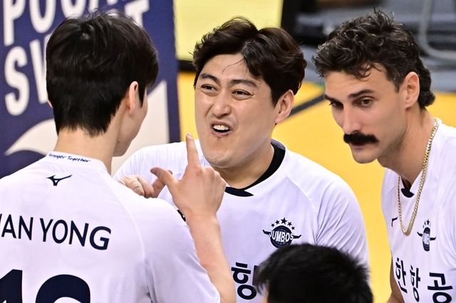 대한항공 유광우가 30일 의정부에서 열린 V리그 남자부 플레이오프 3차전 KB손해보험과의 경기에서 미소 짓고 있다. KOVO