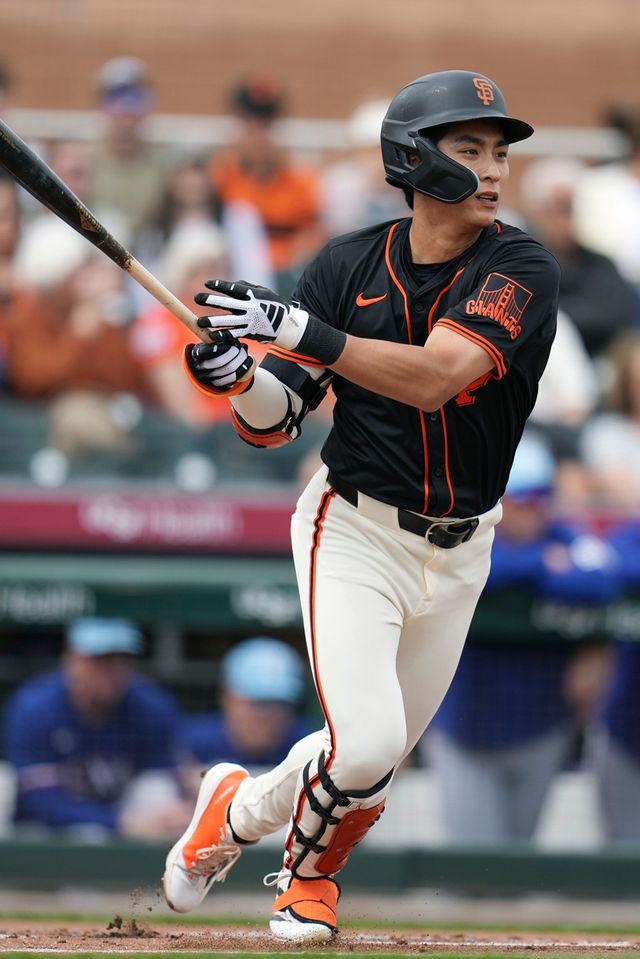 샌프란시스코 자이언츠 이정후가 2025 미국 메이저리그 시범경기에 출전해 타격하고 있다. AP 연합뉴스