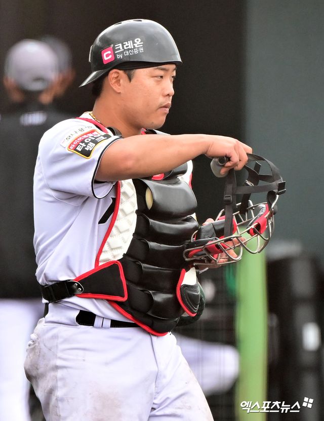 KT 위즈 강백호가 30일 부산 사직야구장에서 열린 2025 신한 SOL Bank KBO리그 롯데 자이언츠와의 팀 간 3차전에 2번타자 겸 포수로 선발출전했다. 사진 엑스포츠뉴스 DB