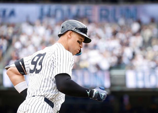 뉴욕 양키스가 30일 미국 뉴욕주 브롱스에 위치한 양키스타디움에서 열린 2025 MLB 밀워키와의 홈경기에서 20-9로 승리했다. 저지는 홈런 3개를 포함해 4안타 8타점으로 뜨거운 타격감을 과시했다. UPI 연합뉴스