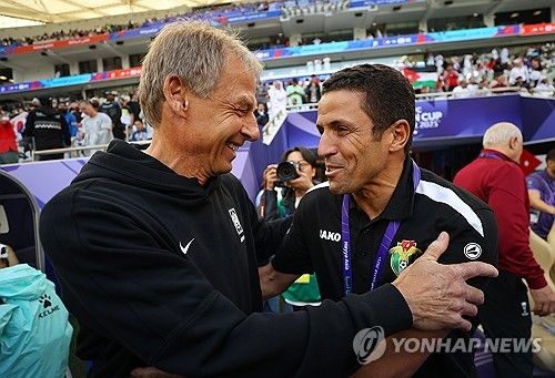 이라크 기자 하이데르 자키가 지난 28일(한국시간) 이라크 축구협회가 카사스 감독의 후임으로 아무타 전 요르단 대표팀 감독이 가까운 후보라고 전했다.&nbsp;연합뉴스