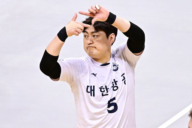 대한항공 유광우가 30일 의정부에서 열린 V리그 남자부 플레이오프 3차전 KB손해보험과의 경기에서 비디오 판독을 요청하고 있다. KOVO