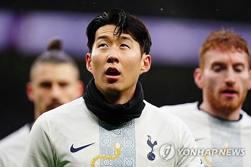 긴 시간 잔류할지, 거액을 주고 판매가 될지 판가름이 난다. 이를 두고 손흥민은 이제 끝났다는 충격적인 주장이 제기됐다.&nbsp; 토트넘 팬매체 '토트넘 홋스퍼 뉴스'가 31일(한국시간) 토트넘이 다가오는 여름 이적시장에 손흥민과 결별할 것이라며 토트넘에서의 손흥민은 끝났다고 주장했다.연합뉴스