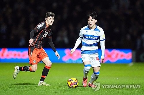 영국 매체 '풋볼런던'이 31일(한국시간) 토트넘 임대생들의 소식을 전하면서 양민혁의 데뷔골 소식을 전했다.&nbsp; 양민혁은 지난 30일 영국 스토크 앤 트렌트에 있는 브리타니아 스타디움에서 열린 스토크시티와 QPR의 2024-2025시즌 잉글랜드 챔피언십(2부) 39라운드 원정 경기에 교체 출장해 데뷔골을 넣었다. 연합뉴스