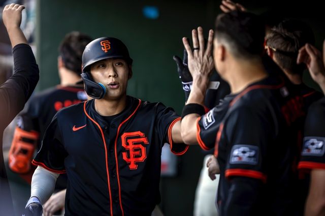 샌프란시스코 자이언츠 이정후는 31일(한국시간) 미국 오하이오주 신시내티 그레이트아메리칸 볼파크에서 열린 2025 미국프로야구 메이저리그(MLB) 정규시즌 신시내티 레즈와 원정경기에 3번타자 겸 중견수로 선발 출전해 4타수 2안타 1타점 2득점을 기록했다. AP연합뉴스