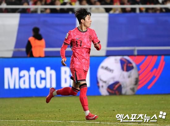 영국 매체 '풋볼런던'이 31일(한국시간) 토트넘 임대생들의 소식을 전하면서 양민혁의 데뷔골 소식을 전했다.&nbsp; 양민혁은 지난 30일 영국 스토크 앤 트렌트에 있는 브리타니아 스타디움에서 열린 스토크시티와 QPR의 2024-2025시즌 잉글랜드 챔피언십(2부) 39라운드 원정 경기에 교체 출장해 데뷔골을 넣었다. 엑스포츠뉴스DB