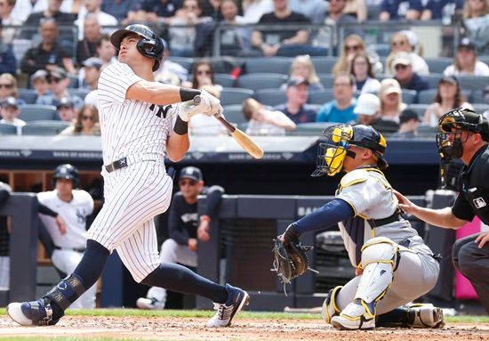 일부 뉴욕 양키스 타자가 사용하는 어뢰 방망이에 대한 관심이 쏟아지는 분위기다. 양키스는 개막 3경기 동안 홈런 15개를 쏘아 올리는 막강한 팀 화력을 과시했다. UPI 연합뉴스