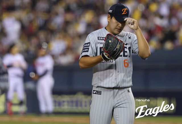 한화 이글스 신인 투수 권민규는 1군 데뷔전이었던 26일 잠실 LG전에서 1이닝 무실점, 홈 데뷔전이었던 대전 KIA전에서 1⅓이닝 무실점을 기록했다. 한화 이글스
