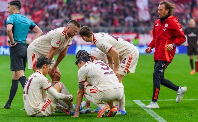 뮌헨 구단은 30일 구단 공식 홈페이지를 통해 '이토 히로키는 오른쪽 중족골 부위에 또 다른 골절상을 당했다'며 '구단 의료진이 검사를 거쳐 이를 확인했다. 일본 국가대표 수비수는 장크트 파울리전에서 후반 13분 교체로 들어갔으나 후반 44분 경기장을 떠나야 했다'고 밝혔다. 중족골 골절은 발등에서 발가락까지 이어지는 뼈 중 하나가 부러지는 부상을 의미한다. 이토는 지난해 7월 뮌헨 입단 뒤 3차례나 중족골이 부러지는 충격적인 일을 겪고 있다. 연합뉴스