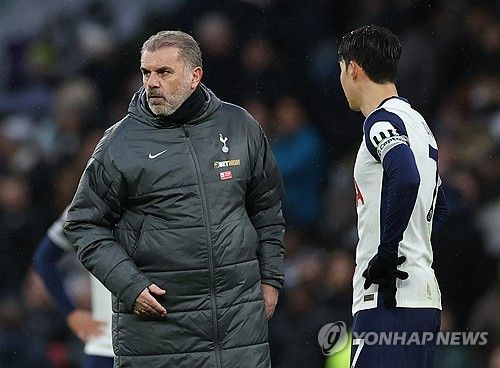 긴 시간 잔류할지, 거액을 주고 판매가 될지 판가름이 난다. 이를 두고 손흥민은 이제 끝났다는 충격적인 주장이 제기됐다.&nbsp; 토트넘 팬매체 '토트넘 홋스퍼 뉴스'가 31일(한국시간) 토트넘이 다가오는 여름 이적시장에 손흥민과 결별할 것이라며 토트넘에서의 손흥민은 끝났다고 주장했다.연합뉴스