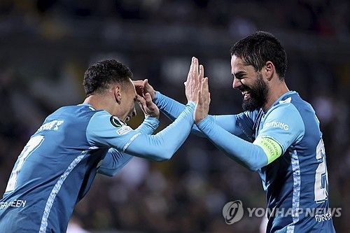 베테랑 미드필더 이스코가 31일(한국시간) 스페인 발렌시아의 베니토 비야마린 경기장에서 열린 레알 베티스와 세비야의 2024-2025시즌 라리가 29라운드 '안달루시아 더비' 홈 경기 후 인터뷰에서 안토니 영입을 위해 모금이라고 해야 한다고 말했다.&nbsp;연합뉴스