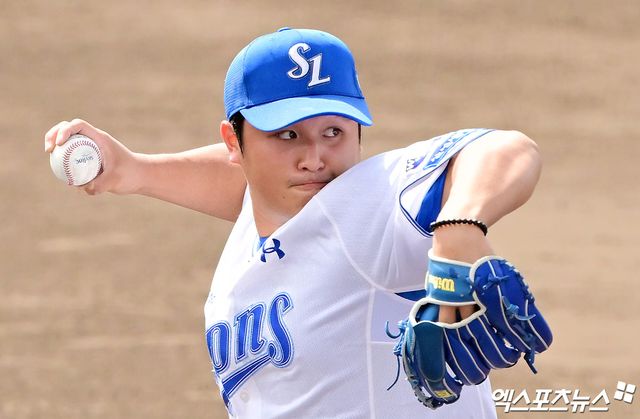 삼성 라이온즈 선발투수 최원태가 일본 오키나와 스프링캠프 연습경기에 등판해 투구하고 있다. 엑스포츠뉴스 DB