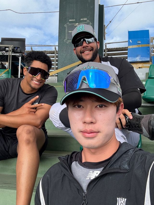 왼쪽부터 KT 위즈 쿠에바스, 원상현, 헤이수스. KT 위즈