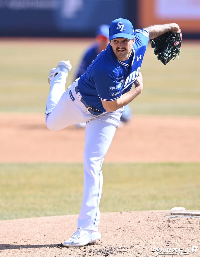 23일 오후 수원케이티위즈파크에서 열린 '2024 신한 SOL Bank KBO리그' 삼성 라이온즈와 KT 위즈의 개막전 경기, 1회말 삼성 선발투수 코너가 역투하고 있다. 엑스포츠뉴스 DB
